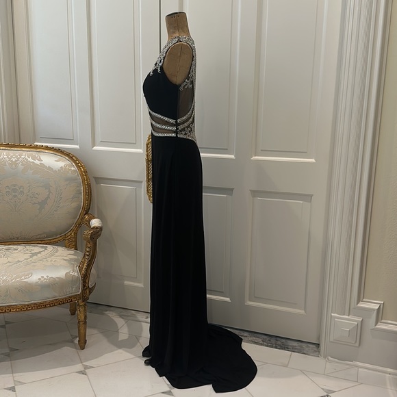 Jazz couture size 8 black and sequin long gown. - Picture 2 of 13